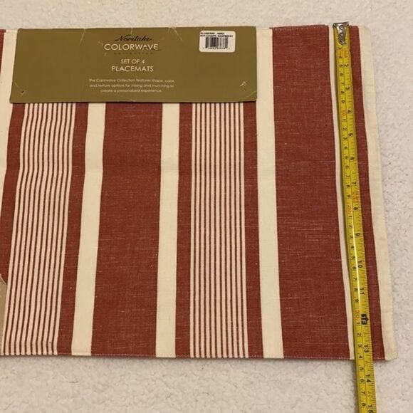 Noritake Colorwave raspberry set of 4 placemats - Picture 8 of 8